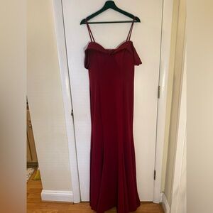 Chic Strapless Burgundy Dress